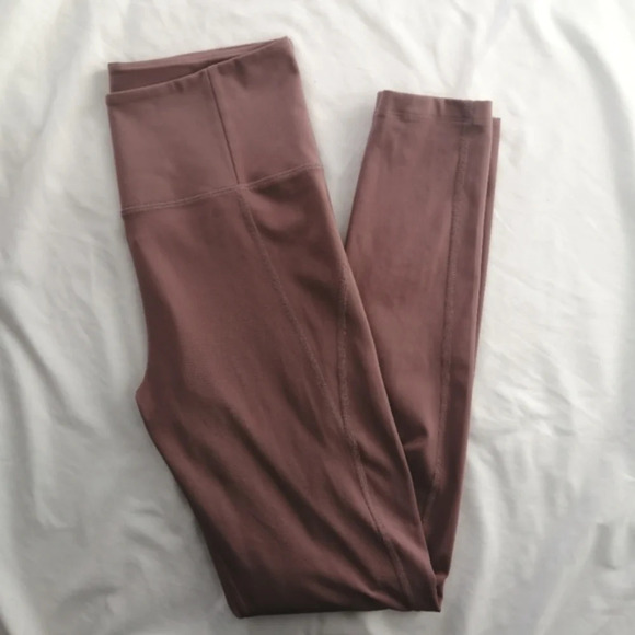 Girlfriend Collective Compressive High-Rise Leggings 28" in Rosebud Pink Medium - Picture 7 of 16